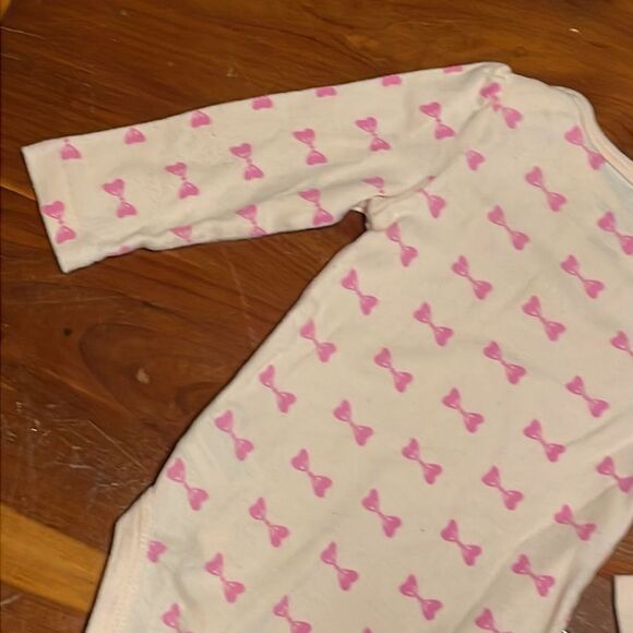 NWOT 6-9 month Cat & Jack long sleeve pink w/pink bow graphics body suit/onesie - Picture 10 of 16